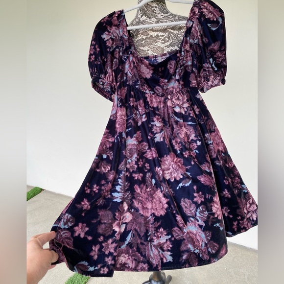 Urban Outfitters Floral Velvet Dress in Purple and Black size medium - Picture 5 of 5